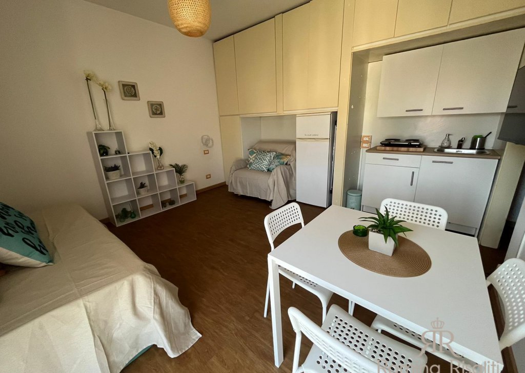 Appartamenti monolocale in affitto  25 m² buono stato, Rosignano Marittimo, località CASTIGLIONCELLO