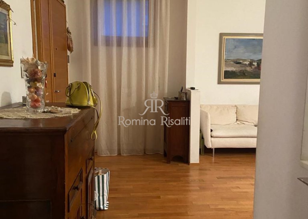 Appartamenti quadrilocale in vendita  130 m² buono stato, Livorno, località zona roma